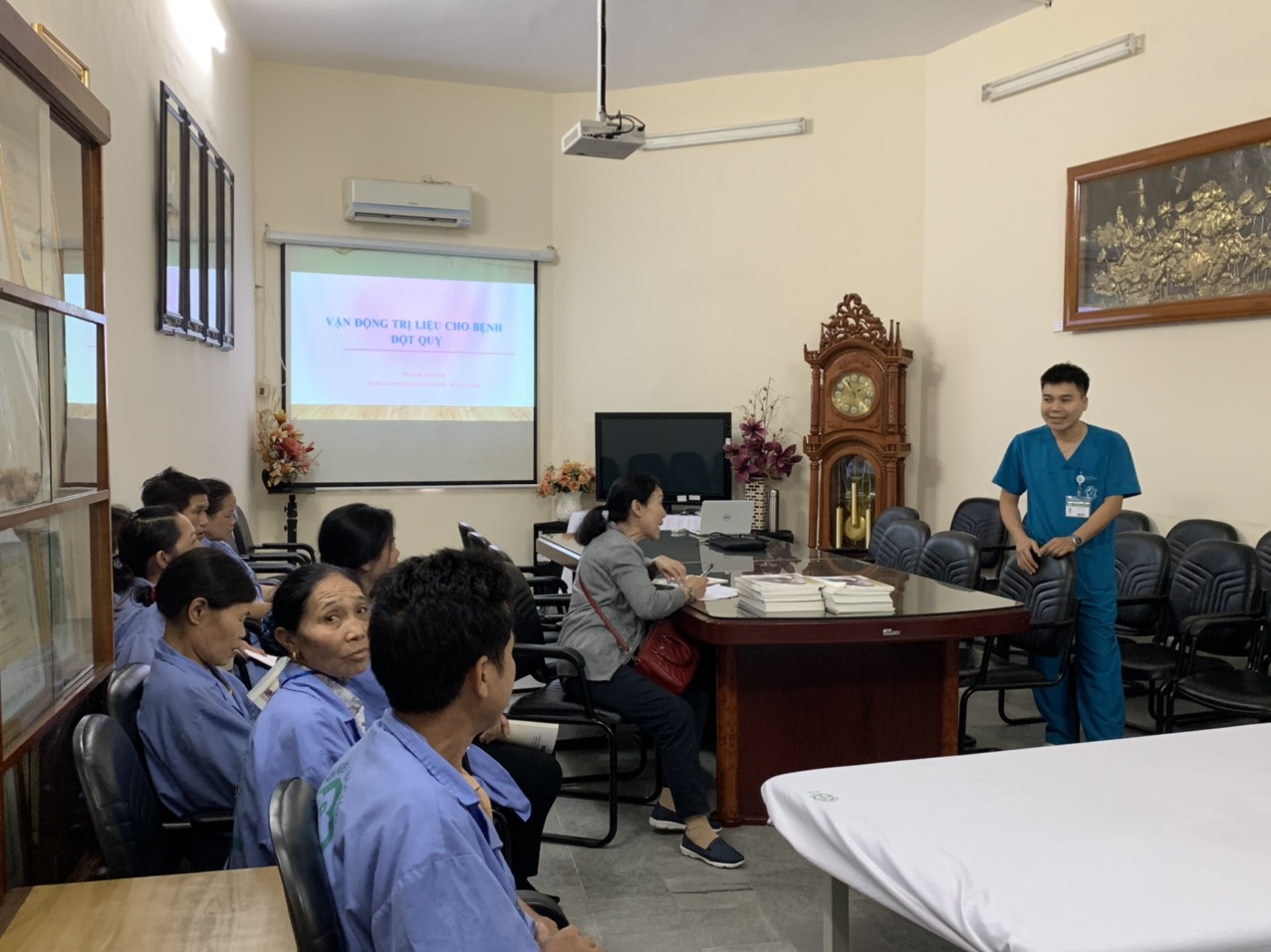 Lớp B76 - Bệnh viện Bạch Mai (Ngày 17/10/2019)